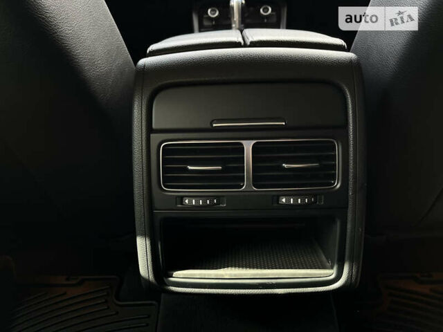 Білий Фольксваген Туарег, об'ємом двигуна 2.97 л та пробігом 300 тис. км за 21900 $, фото 42 на Automoto.ua