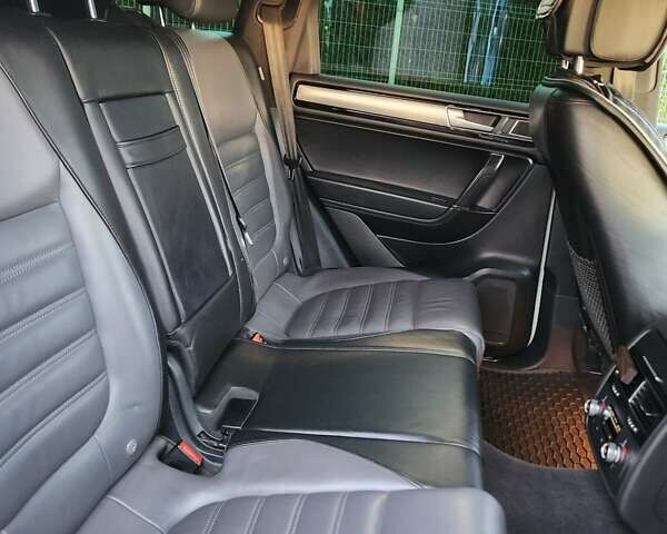 Белый Фольксваген Туарег, объемом двигателя 2.97 л и пробегом 269 тыс. км за 26900 $, фото 22 на Automoto.ua