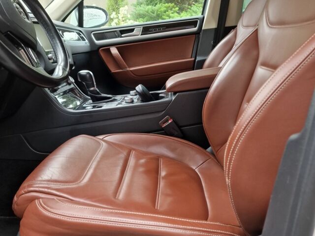 Белый Фольксваген Туарег, объемом двигателя 3 л и пробегом 105 тыс. км за 31288 $, фото 7 на Automoto.ua