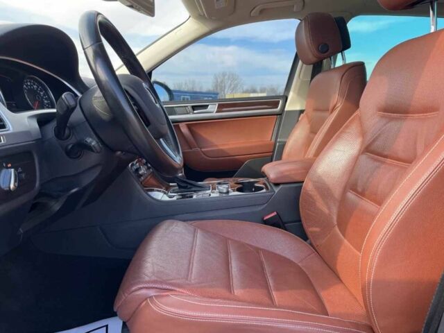 Белый Фольксваген Туарег, объемом двигателя 0 л и пробегом 31 тыс. км за 16000 $, фото 16 на Automoto.ua