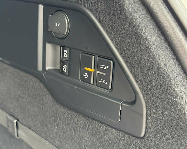 Белый Фольксваген Туарег, объемом двигателя 2.97 л и пробегом 418 тыс. км за 22900 $, фото 37 на Automoto.ua