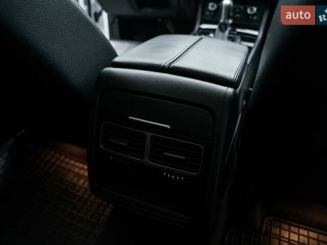 Белый Фольксваген Туарег, объемом двигателя 2.97 л и пробегом 120 тыс. км за 32000 $, фото 27 на Automoto.ua