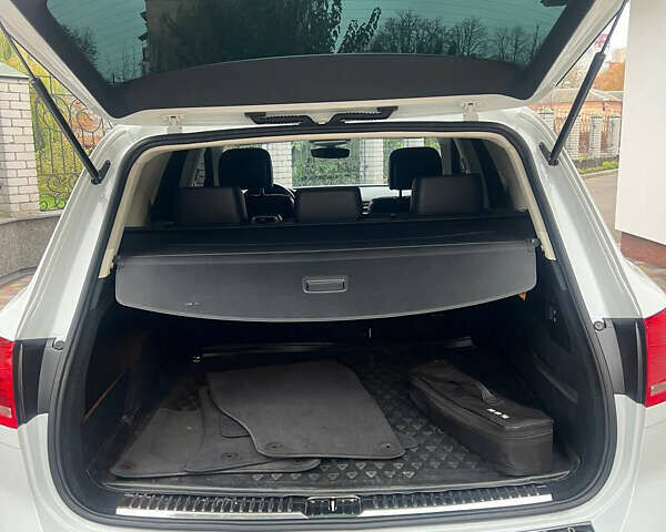 Белый Фольксваген Туарег, объемом двигателя 2.97 л и пробегом 188 тыс. км за 29200 $, фото 23 на Automoto.ua