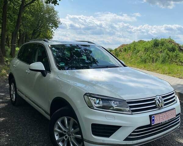 Білий Фольксваген Туарег, об'ємом двигуна 3 л та пробігом 222 тис. км за 24999 $, фото 19 на Automoto.ua