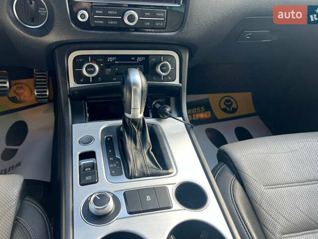 Белый Фольксваген Туарег, объемом двигателя 3.6 л и пробегом 157 тыс. км за 20500 $, фото 11 на Automoto.ua