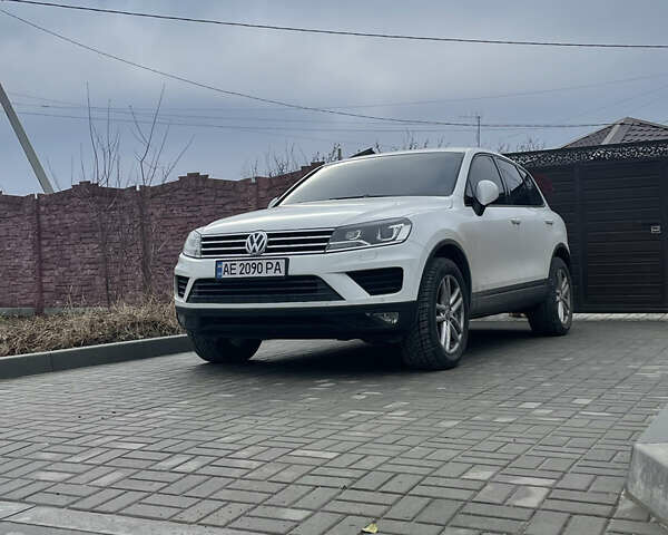 Белый Фольксваген Туарег, объемом двигателя 2.97 л и пробегом 185 тыс. км за 29500 $, фото 9 на Automoto.ua