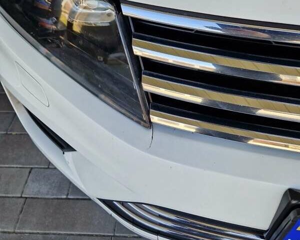 Фольксваген Туарег 2016 в Киеве на Automoto.ua Белый Фольксваген Туарег, объемом двигателя 3 л и пробегом 180 тыс. км за 22500 $, фото 19 на Automoto.ua