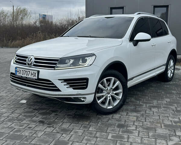 Білий Фольксваген Туарег, об'ємом двигуна 3 л та пробігом 131 тис. км за 34800 $, фото 7 на Automoto.ua