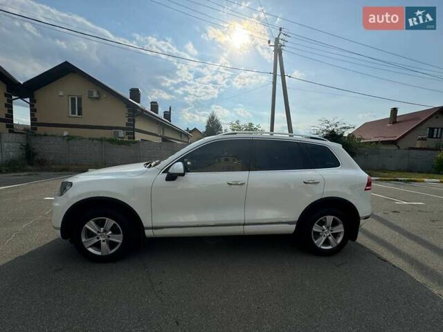 Фольксваген Туарег 2016 в Киеве на Automoto.ua Белый Фольксваген Туарег, объемом двигателя 3 л и пробегом 180 тыс. км за 22500 $, фото 38 на Automoto.ua