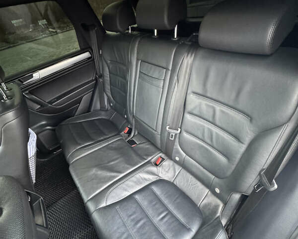 Білий Фольксваген Туарег, об'ємом двигуна 3 л та пробігом 131 тис. км за 34800 $, фото 20 на Automoto.ua