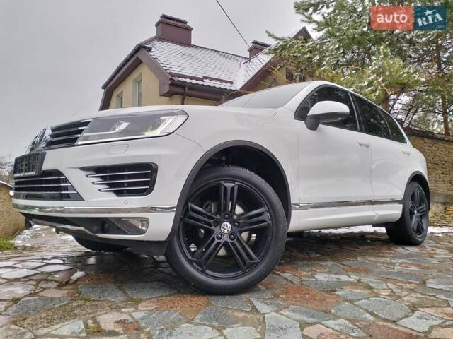 Белый Фольксваген Туарег, объемом двигателя 3 л и пробегом 183 тыс. км за 28700 $, фото 4 на Automoto.ua