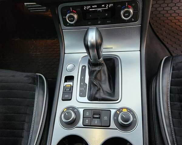 Белый Фольксваген Туарег, объемом двигателя 2.97 л и пробегом 269 тыс. км за 26900 $, фото 12 на Automoto.ua