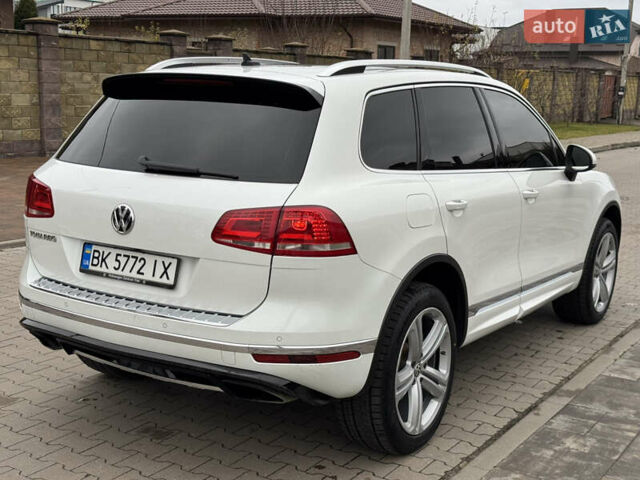 Белый Фольксваген Туарег, объемом двигателя 2.97 л и пробегом 418 тыс. км за 22900 $, фото 6 на Automoto.ua