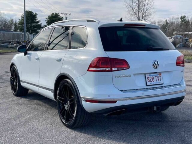 Белый Фольксваген Туарег, объемом двигателя 0 л и пробегом 31 тыс. км за 16000 $, фото 7 на Automoto.ua