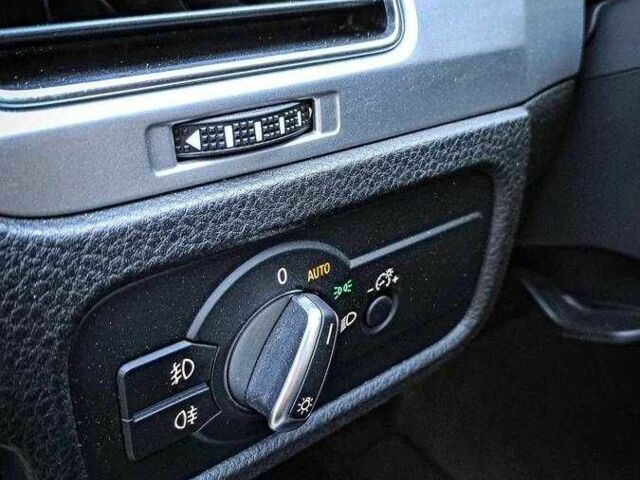 Белый Фольксваген Туарег, объемом двигателя 0 л и пробегом 150 тыс. км за 14300 $, фото 6 на Automoto.ua