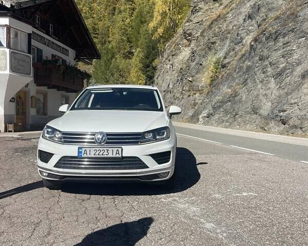 Фольксваген Туарег 2016 в Белой Церкве на Automoto.ua Белый Фольксваген Туарег, объемом двигателя 3 л и пробегом 264 тыс. км за 24500 $, фото 6 на Automoto.ua