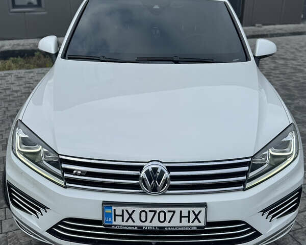 Білий Фольксваген Туарег, об'ємом двигуна 3 л та пробігом 131 тис. км за 34800 $, фото 8 на Automoto.ua