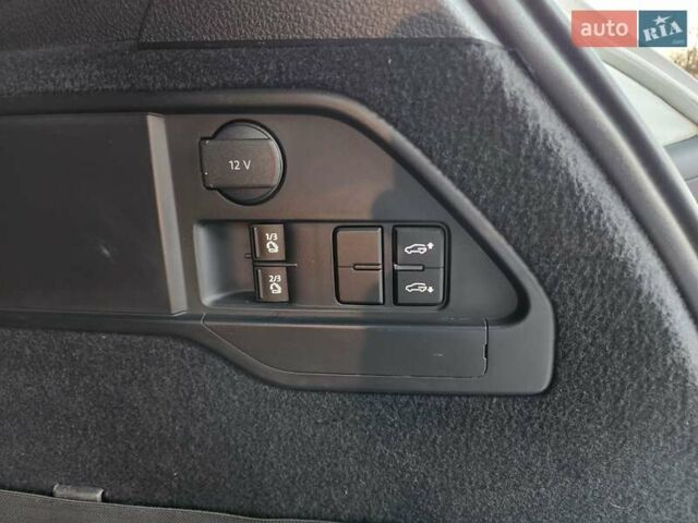 Белый Фольксваген Туарег, объемом двигателя 2.97 л и пробегом 269 тыс. км за 26900 $, фото 21 на Automoto.ua