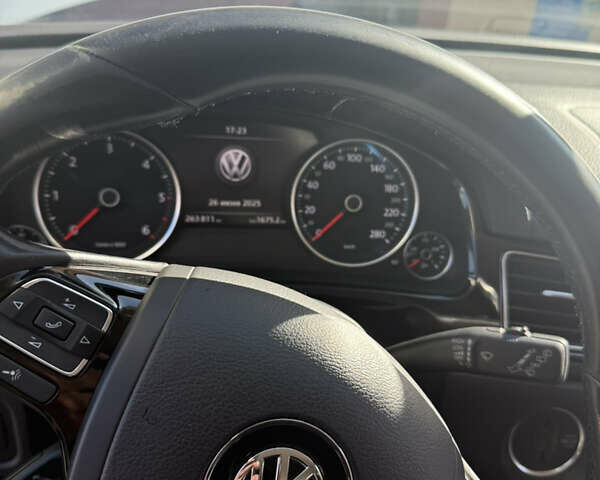 Білий Фольксваген Туарег, об'ємом двигуна 2.97 л та пробігом 265 тис. км за 25500 $, фото 10 на Automoto.ua