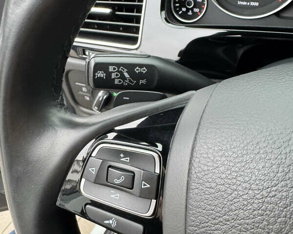 Белый Фольксваген Туарег, объемом двигателя 2.97 л и пробегом 418 тыс. км за 22900 $, фото 22 на Automoto.ua