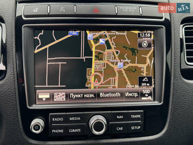 Белый Фольксваген Туарег, объемом двигателя 2.97 л и пробегом 418 тыс. км за 22900 $, фото 18 на Automoto.ua