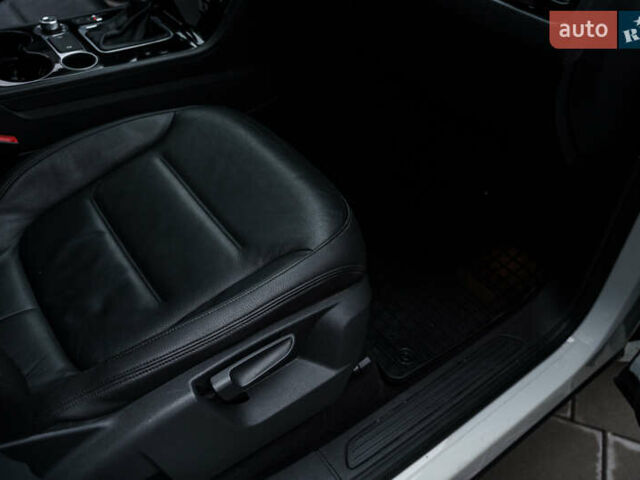 Белый Фольксваген Туарег, объемом двигателя 2.97 л и пробегом 120 тыс. км за 32000 $, фото 24 на Automoto.ua