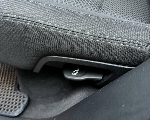 Білий Фольксваген Туарег, об'ємом двигуна 2.97 л та пробігом 270 тис. км за 23500 $, фото 16 на Automoto.ua