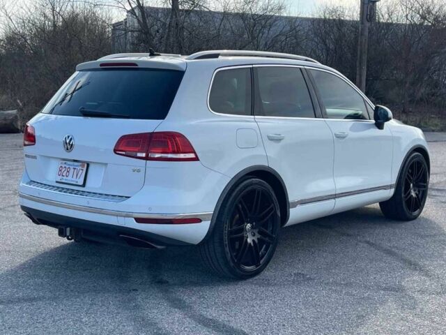Белый Фольксваген Туарег, объемом двигателя 0 л и пробегом 31 тыс. км за 16000 $, фото 5 на Automoto.ua