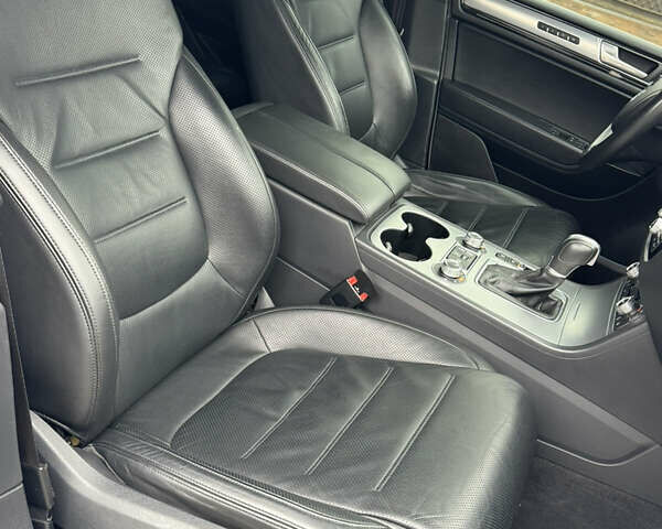 Белый Фольксваген Туарег, объемом двигателя 2.97 л и пробегом 418 тыс. км за 22900 $, фото 32 на Automoto.ua