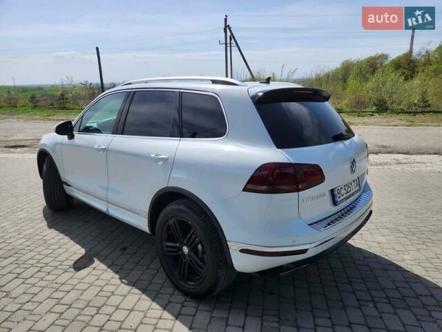 Белый Фольксваген Туарег, объемом двигателя 2.97 л и пробегом 269 тыс. км за 26900 $, фото 4 на Automoto.ua