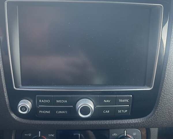 Фольксваген Туарег 2016 в Белой Церкве на Automoto.ua Белый Фольксваген Туарег, объемом двигателя 3 л и пробегом 264 тыс. км за 24500 $, фото 37 на Automoto.ua