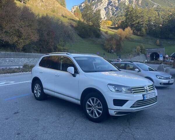 Фольксваген Туарег 2016 в Белой Церкве на Automoto.ua Белый Фольксваген Туарег, объемом двигателя 3 л и пробегом 264 тыс. км за 24500 $, фото 2 на Automoto.ua