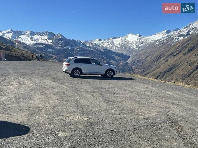 Фольксваген Туарег 2016 в Белой Церкве на Automoto.ua Белый Фольксваген Туарег, объемом двигателя 3 л и пробегом 264 тыс. км за 24500 $, фото 9 на Automoto.ua