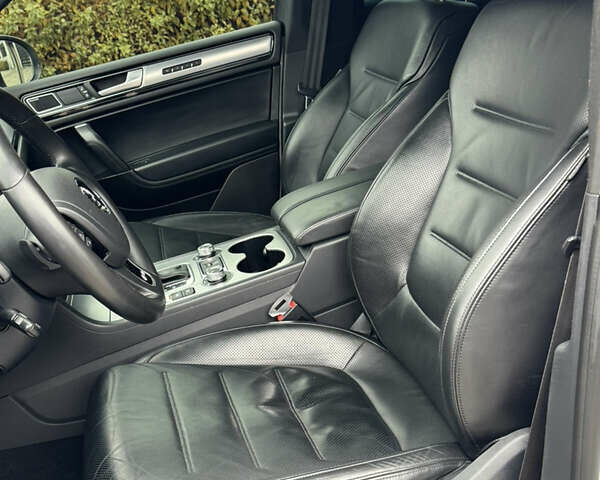 Белый Фольксваген Туарег, объемом двигателя 2.97 л и пробегом 418 тыс. км за 22900 $, фото 14 на Automoto.ua