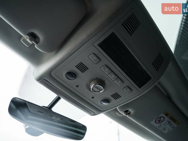 Белый Фольксваген Туарег, объемом двигателя 2.97 л и пробегом 120 тыс. км за 32000 $, фото 35 на Automoto.ua