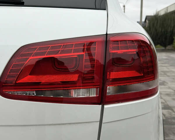 Белый Фольксваген Туарег, объемом двигателя 2.97 л и пробегом 418 тыс. км за 22900 $, фото 38 на Automoto.ua