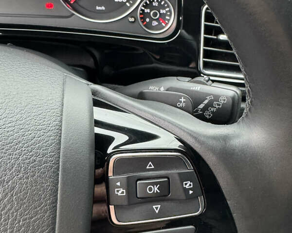 Белый Фольксваген Туарег, объемом двигателя 2.97 л и пробегом 418 тыс. км за 22900 $, фото 23 на Automoto.ua