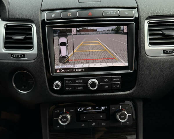 Білий Фольксваген Туарег, об'ємом двигуна 3 л та пробігом 135 тис. км за 32900 $, фото 48 на Automoto.ua