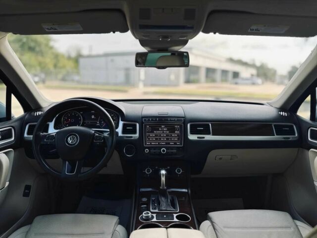 Белый Фольксваген Туарег, объемом двигателя 3.6 л и пробегом 79 тыс. км за 6100 $, фото 11 на Automoto.ua