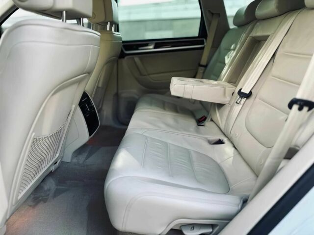 Белый Фольксваген Туарег, объемом двигателя 3.6 л и пробегом 79 тыс. км за 6100 $, фото 14 на Automoto.ua