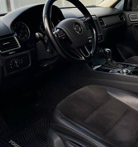 Білий Фольксваген Туарег, об'ємом двигуна 2.97 л та пробігом 300 тис. км за 21900 $, фото 27 на Automoto.ua