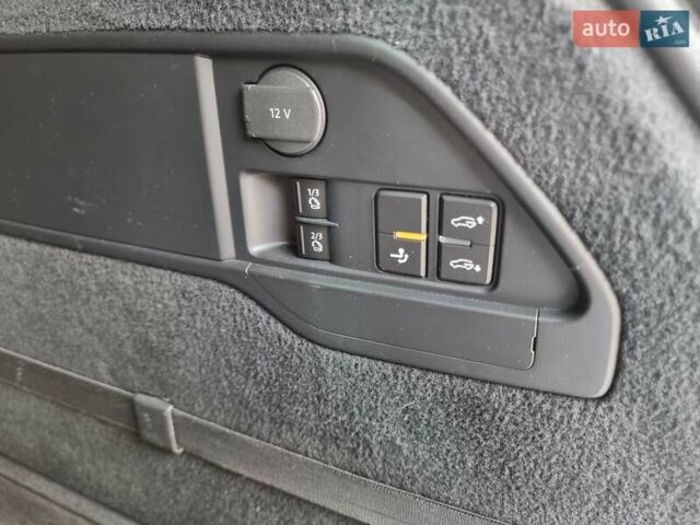 Белый Фольксваген Туарег, объемом двигателя 2.97 л и пробегом 237 тыс. км за 31000 $, фото 16 на Automoto.ua