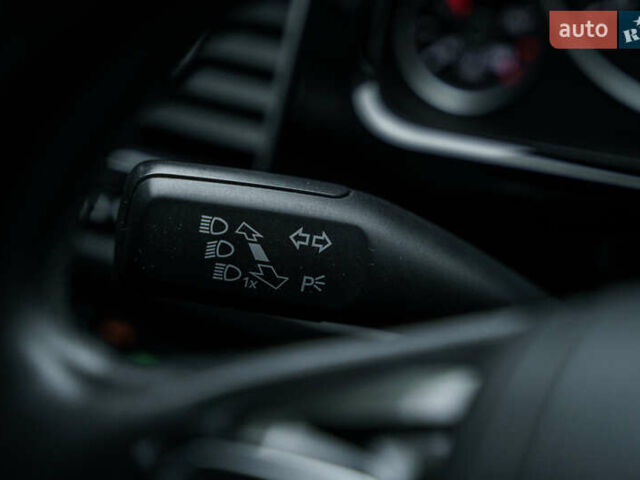 Белый Фольксваген Туарег, объемом двигателя 2.97 л и пробегом 120 тыс. км за 32000 $, фото 32 на Automoto.ua