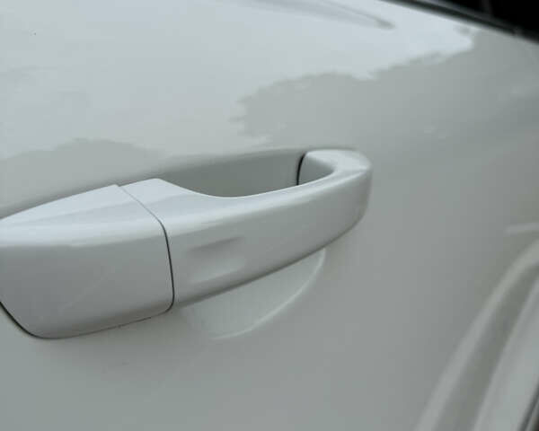 Білий Фольксваген Туарег, об'ємом двигуна 3 л та пробігом 135 тис. км за 32900 $, фото 21 на Automoto.ua