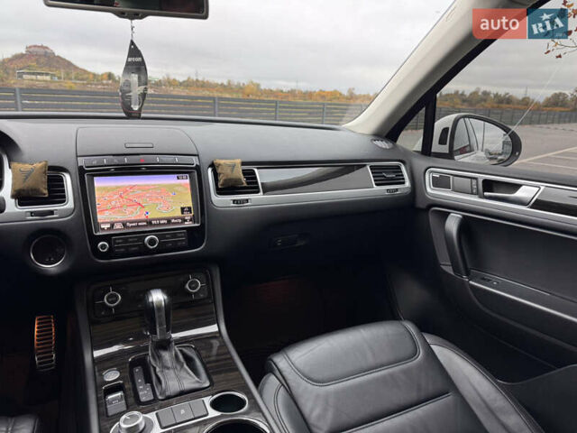 Фольксваген Туарег 2016 в Мукачеве на Automoto.ua Белый Фольксваген Туарег, объемом двигателя 3 л и пробегом 238 тыс. км за 22500 $, фото 19 на Automoto.ua