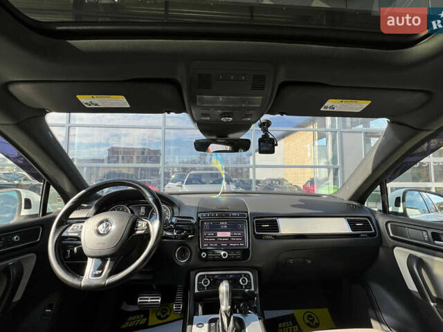 Белый Фольксваген Туарег, объемом двигателя 3.6 л и пробегом 157 тыс. км за 20500 $, фото 18 на Automoto.ua