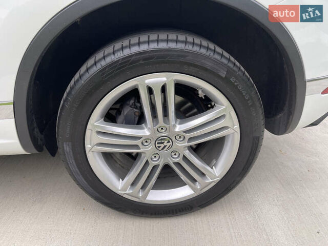 Фольксваген Туарег 2016 в Луцке на Automoto.ua Белый Фольксваген Туарег, объемом двигателя 2.97 л и пробегом 146 тыс. км за 33800 $, фото 63 на Automoto.ua