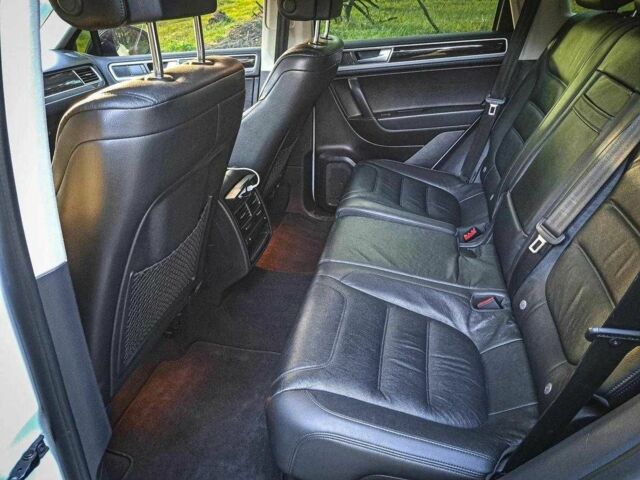 Белый Фольксваген Туарег, объемом двигателя 0 л и пробегом 150 тыс. км за 14300 $, фото 7 на Automoto.ua