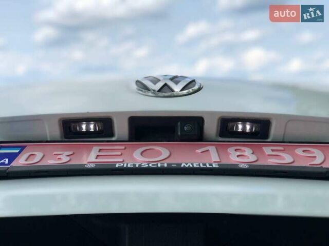 Білий Фольксваген Туарег, об'ємом двигуна 3 л та пробігом 222 тис. км за 24999 $, фото 34 на Automoto.ua