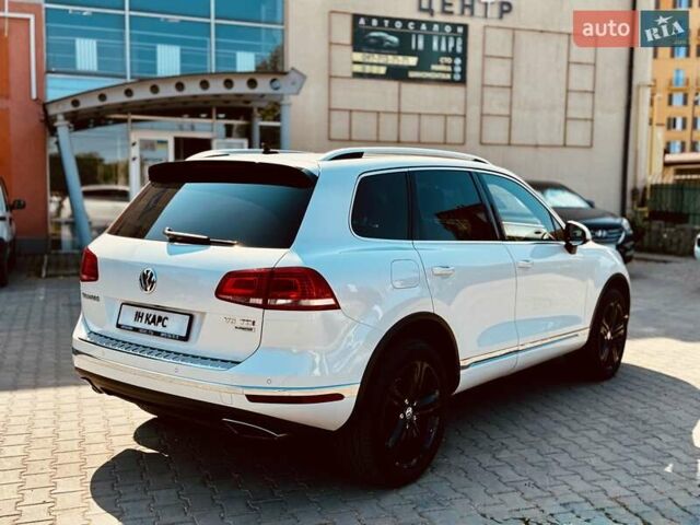 Белый Фольксваген Туарег, объемом двигателя 2.97 л и пробегом 172 тыс. км за 31500 $, фото 4 на Automoto.ua